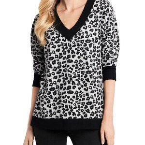 VINCE CAMUTO BLACK AND WHITE ANIMAL PRINT V NECK SWEATER / BLOUSE SIZE XL NWT